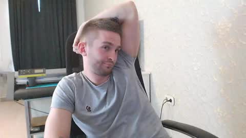 Snapshot of marselle_looker chatting on 01.26.25 Marselle online show from 01.26.25