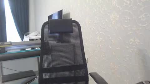 Snapshot of marselle_looker chatting on 02.06.25 Marselle online show from 02.06.25