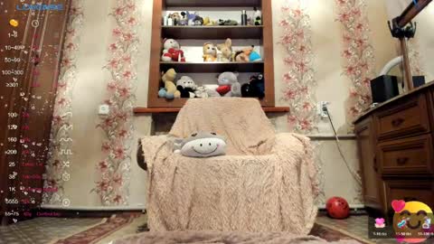 Snapshot of marshmallow_xxx chatting on 04.02.26 Elsa Lovense Lush is active Open Pvt Welcome to the world of pleasure online show from 04.02.26