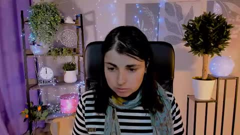 Snapshot of martaedams chatting on 04.27.26 martaedams online show from 04.27.26