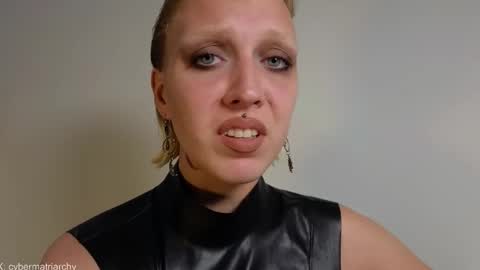 Snapshot of marthahoffman chatting on 11.16.25 Ultimate Goddess online show from 11.16.25