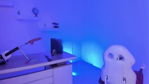 Snapshot of martina_foxy_ chatting on 11.05.25 MARTINA online show from 11.05.25