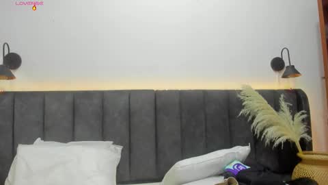 Laura online show from 10.12.25