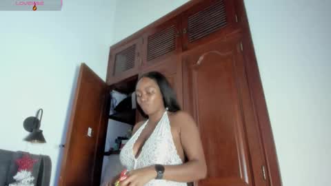 Laura online show from 12.23.25