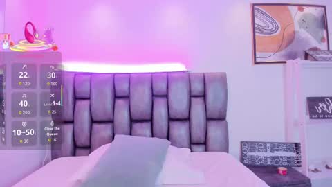 Snapshot of martina_mancinii chatting on 10.03.25 Martina online show from 10.03.25