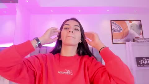 Snapshot of martina_mancinii chatting on 10.04.25 Martina online show from 10.04.25