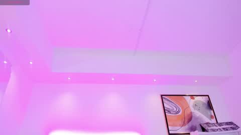 Snapshot of martina_mancinii chatting on 10.07.25 Martina online show from 10.07.25