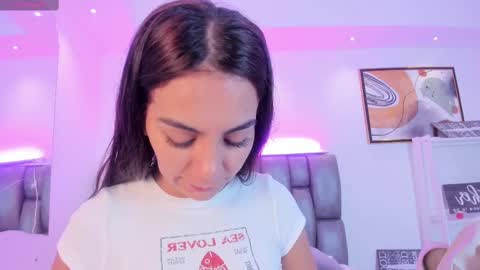 Snapshot of martina_mancinii chatting on 10.08.25 Martina online show from 10.08.25