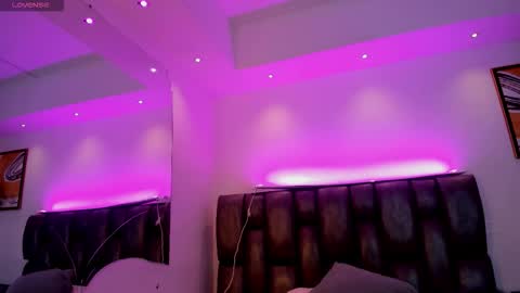 Snapshot of martina_mancinii chatting on 10.12.25 Martina online show from 10.12.25