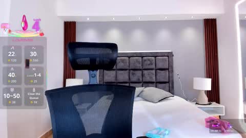 Snapshot of martina_mancinii chatting on 10.19.25 Martina online show from 10.19.25