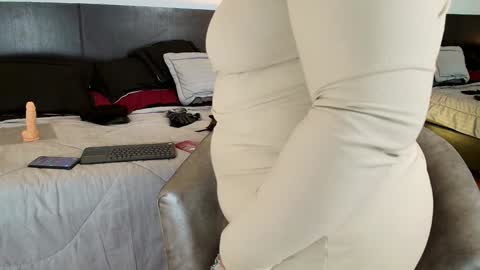 Martina Caicedo online show from 12.27.24