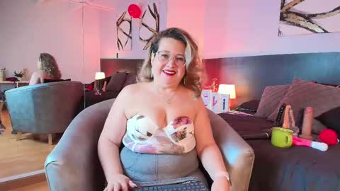 Martina Caicedo online show from 02.25.25