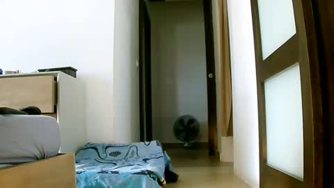 Play with me I obey I promise  online show from 10.05.25