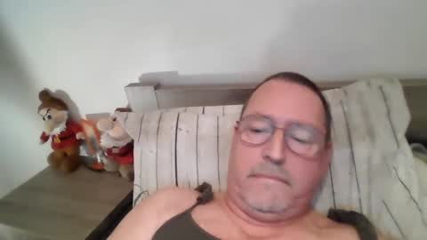 Snapshot of martinb62 chatting on 10.05.25 Hotguy61 online show from 10.05.25