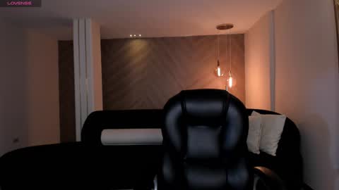 Snapshot of martinnabonnet chatting on 12.16.24 Martinna Bonnet online show from 12.16.24