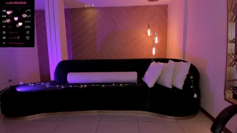 Snapshot of martinnabonnet chatting on 12.16.24 Martinna Bonnet online show from 12.16.24