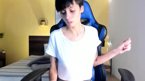 Snapshot of martinnagreco chatting on 10.25.25 Martina and Anastasia online show from 10.25.25