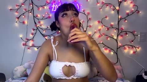 Snapshot of maru__chan chatting on 10.03.25 Maru online show from 10.03.25