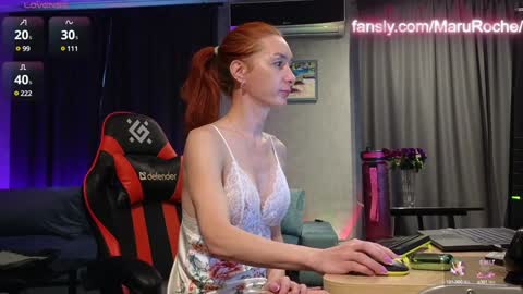 Snapshot of maruroche chatting on 12.25.24 Maru Roche online show from 12.25.24