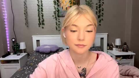 Snapshot of marvawillinghurst chatting on 02.07.26 Lisa online show from 02.07.26