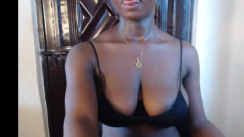 Snapshot of marvelous_pussy chatting on 03.08.25 sonia online show from 03.08.25