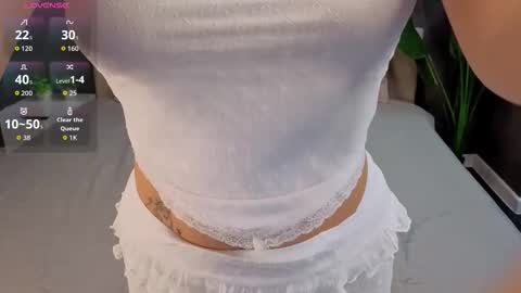 Snapshot of mary_butler chatting on 10.07.25 Carrie online show from 10.07.25