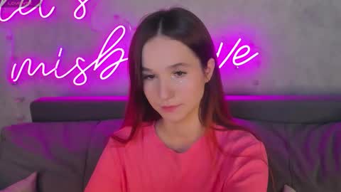 Snapshot of mary_cartar chatting on 11.11.25 Eva online show from 11.11.25