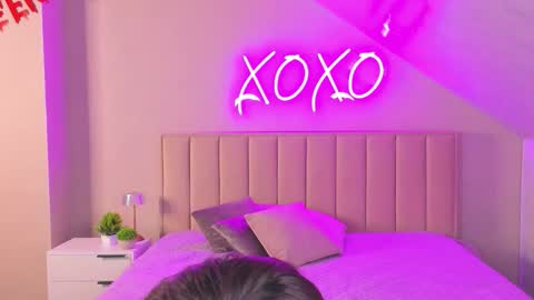 Snapshot of mary_cartar chatting on 11.14.25 Eva online show from 11.14.25