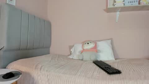 mary_cute9 online show from 10.18.25