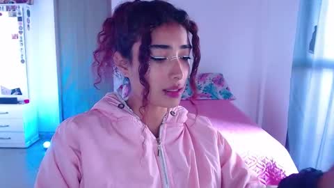 Snapshot of mary_jane1_ chatting on 09.25.25 mary online show from 09.25.25