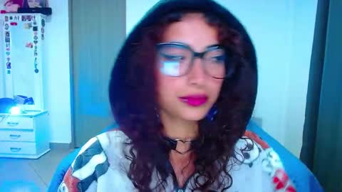 Snapshot of mary_jane1_ chatting on 10.01.25 mary online show from 10.01.25