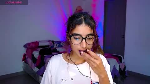 Snapshot of mary_jane1_ chatting on 11.07.25 mary online show from 11.07.25