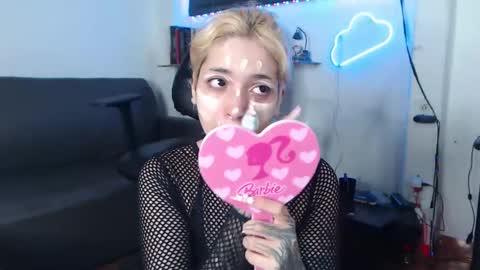                      100   online show from 02.23.25