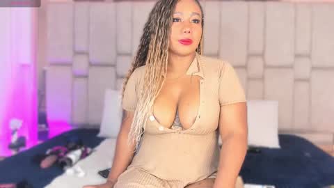   online show from 10.08.25