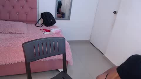 Snapshot of mary_live18 chatting on 01.28.25 Hi guys im Mary online show from 01.28.25