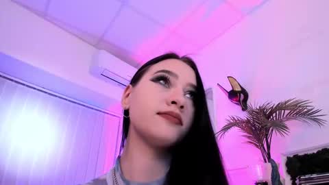 Snapshot of mary_lori chatting on 10.19.25 Mary online show from 10.19.25