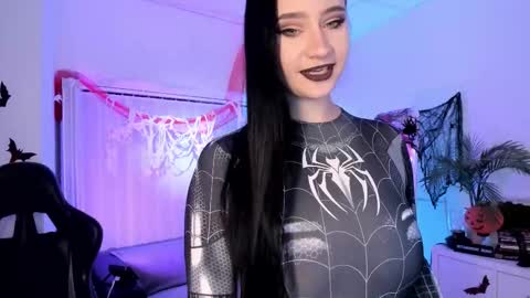 Snapshot of mary_lori chatting on 10.30.25 Mary online show from 10.30.25