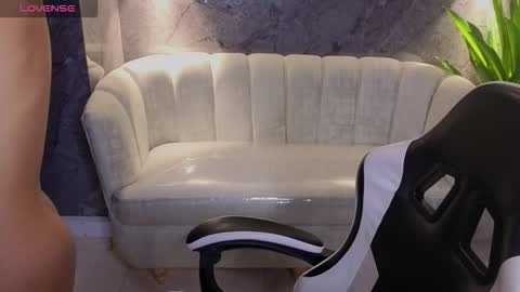 Snapshot of mary_luxx_tp chatting on 11.08.25 mary_luxx_tp online show from 11.08.25