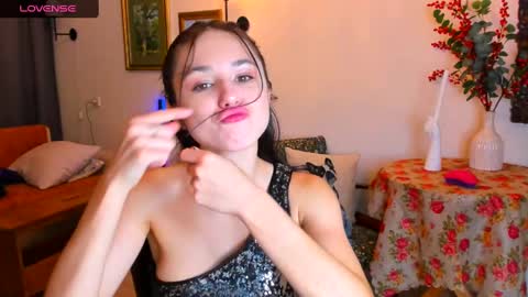 Snapshot of mary_marlow chatting on 01.19.25 Mary online show from 01.19.25
