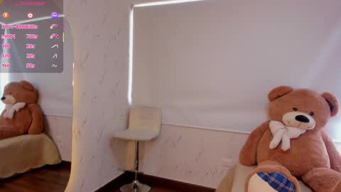 Snapshot of marycollinss chatting on 10.07.25 Mary online show from 10.07.25