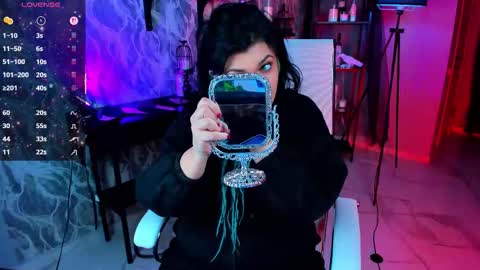 Mary online show from 11.26.25