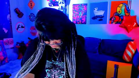 Snapshot of maryharrys chatting on 04.30.26 Mary online show from 04.30.26