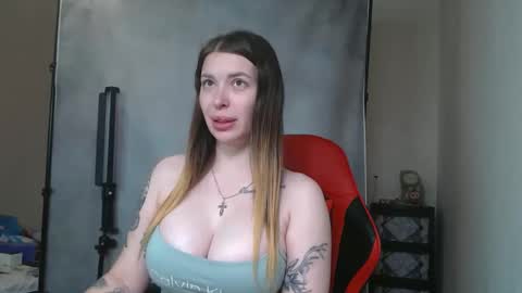 Snapshot of maryhotloves chatting on 10.04.25 MaryHotLoves online show from 10.04.25