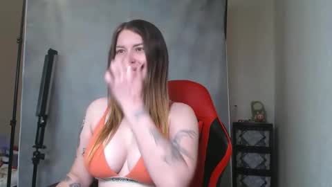 Snapshot of maryhotloves chatting on 10.13.25 MaryHotLoves online show from 10.13.25