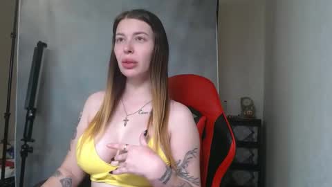 Snapshot of maryhotloves chatting on 10.16.25 MaryHotLoves online show from 10.16.25