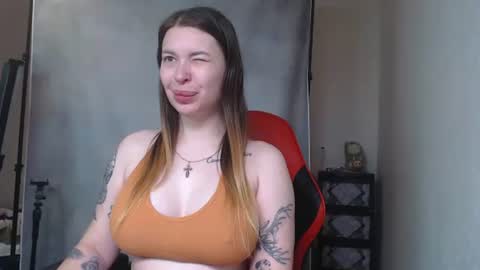 Snapshot of maryhotloves chatting on 10.24.25 MaryHotLoves online show from 10.24.25