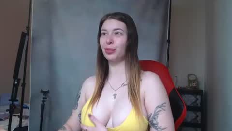 Snapshot of maryhotloves chatting on 11.07.25 MaryHotLoves online show from 11.07.25