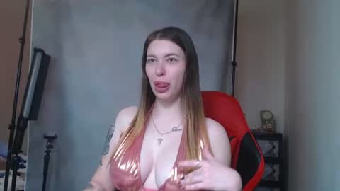 Snapshot of maryhotloves chatting on 11.08.25 MaryHotLoves online show from 11.08.25