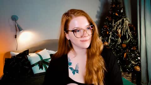 Snapshot of marykeysss chatting on 12.13.24 Bun online show from 12.13.24