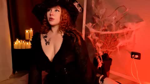 Snapshot of marykeysss chatting on 10.31.25 Bun online show from 10.31.25